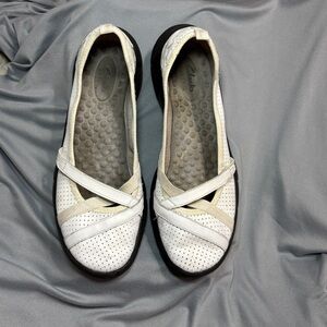 Privo By Clarks Shoes Womens Size 7.5 White Perforated Slip On Flats Comfort